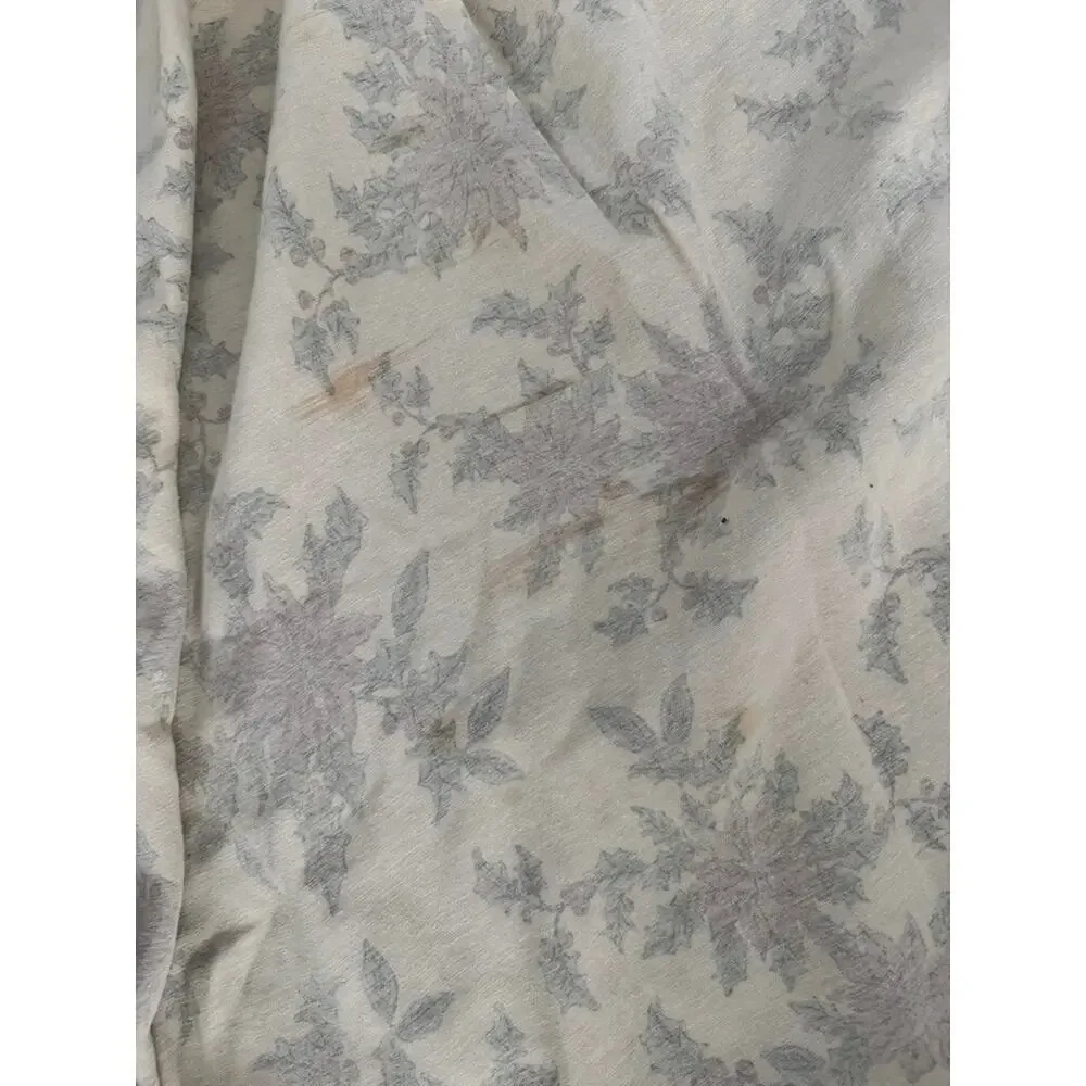 Vintage Christmas Tablecloth w/ Poinsettia & Holly Design 🌲